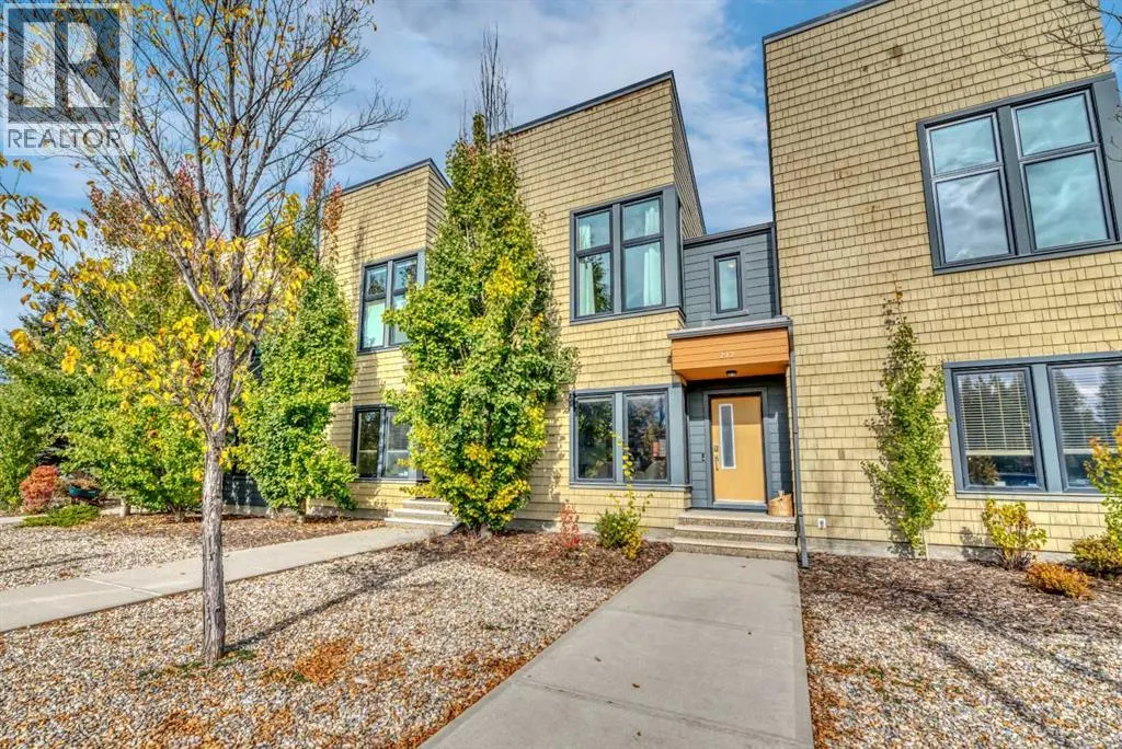 212 Walden Drive SE