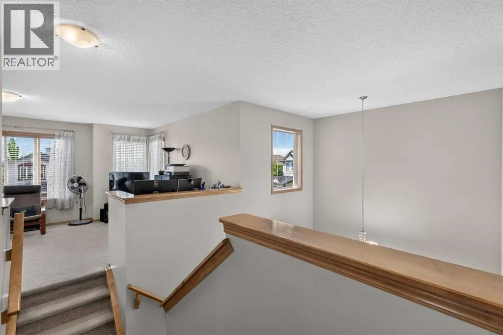 60 Tuscany Ridge Crescent NW