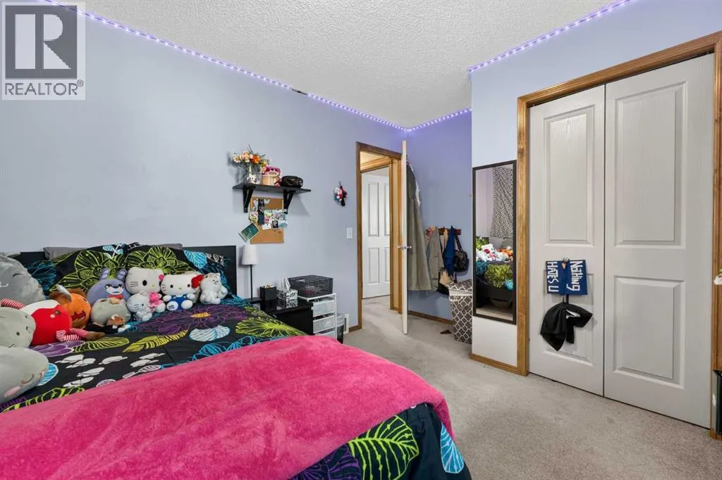 60 Tuscany Ridge Crescent NW