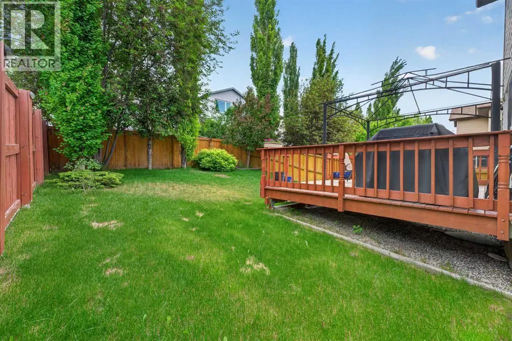 60 Tuscany Ridge Crescent NW