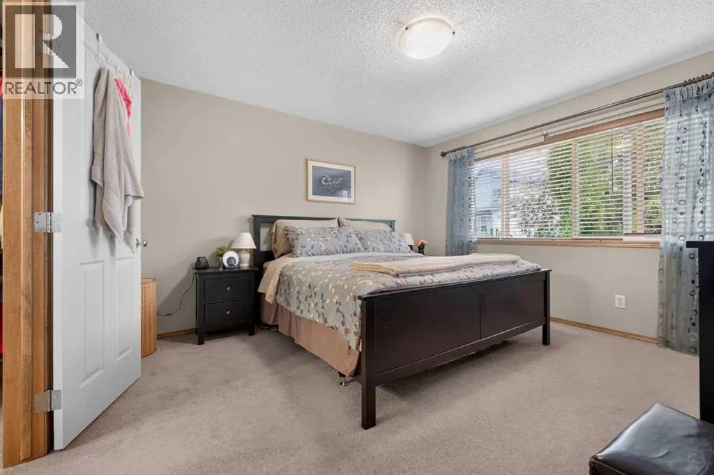 60 Tuscany Ridge Crescent NW