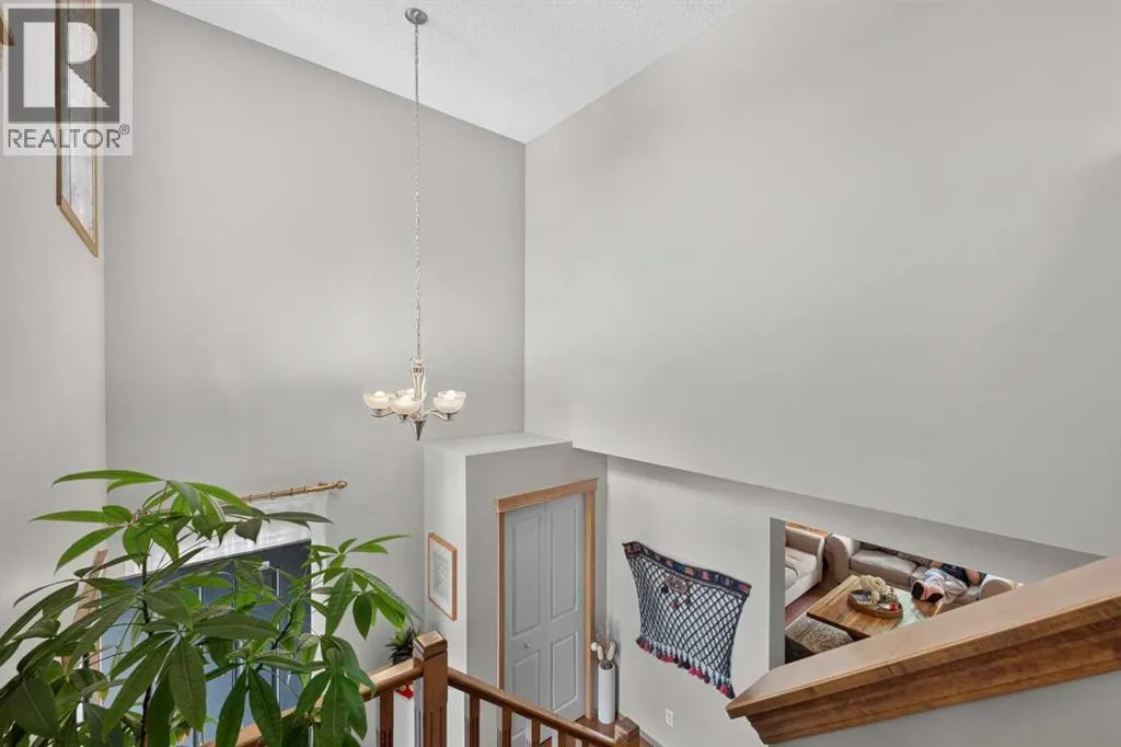 60 Tuscany Ridge Crescent NW