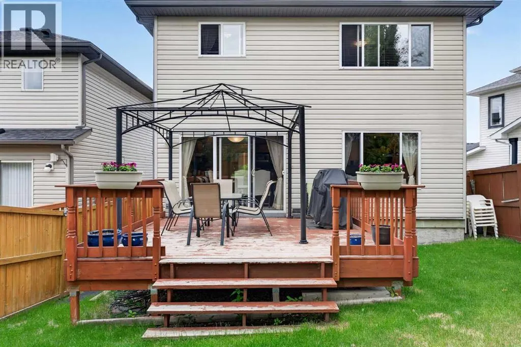 60 Tuscany Ridge Crescent NW