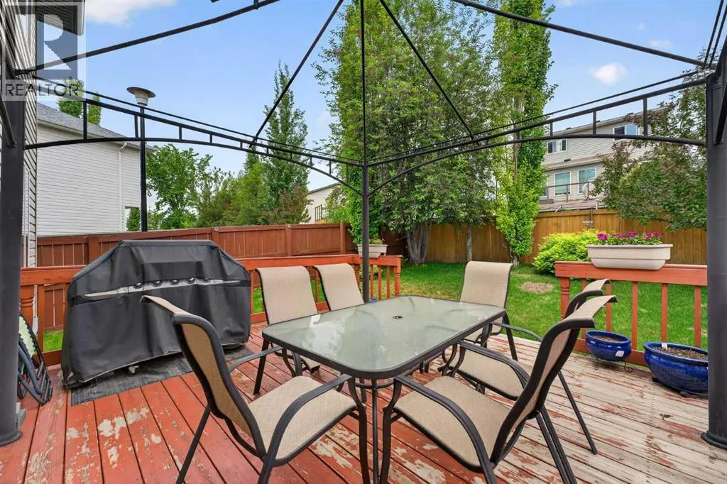 60 Tuscany Ridge Crescent NW
