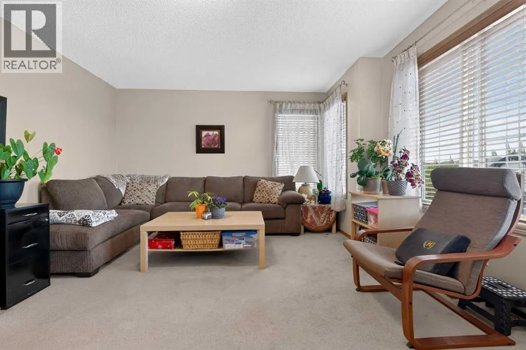 60 Tuscany Ridge Crescent NW