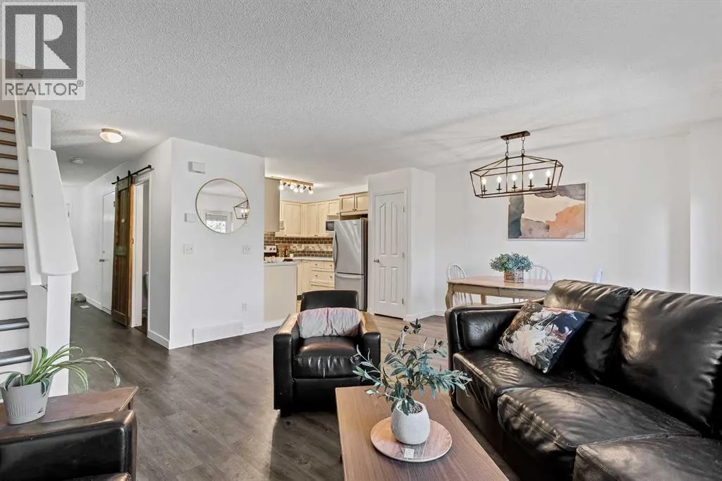 25, 156 Canoe Drive SW