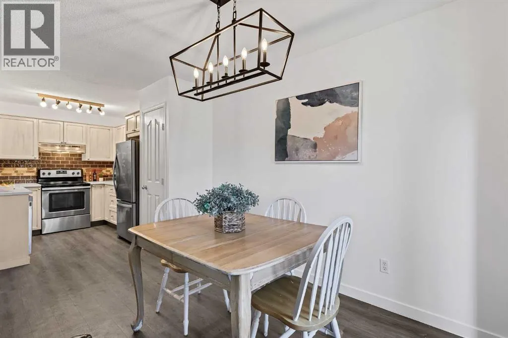 25, 156 Canoe Drive SW