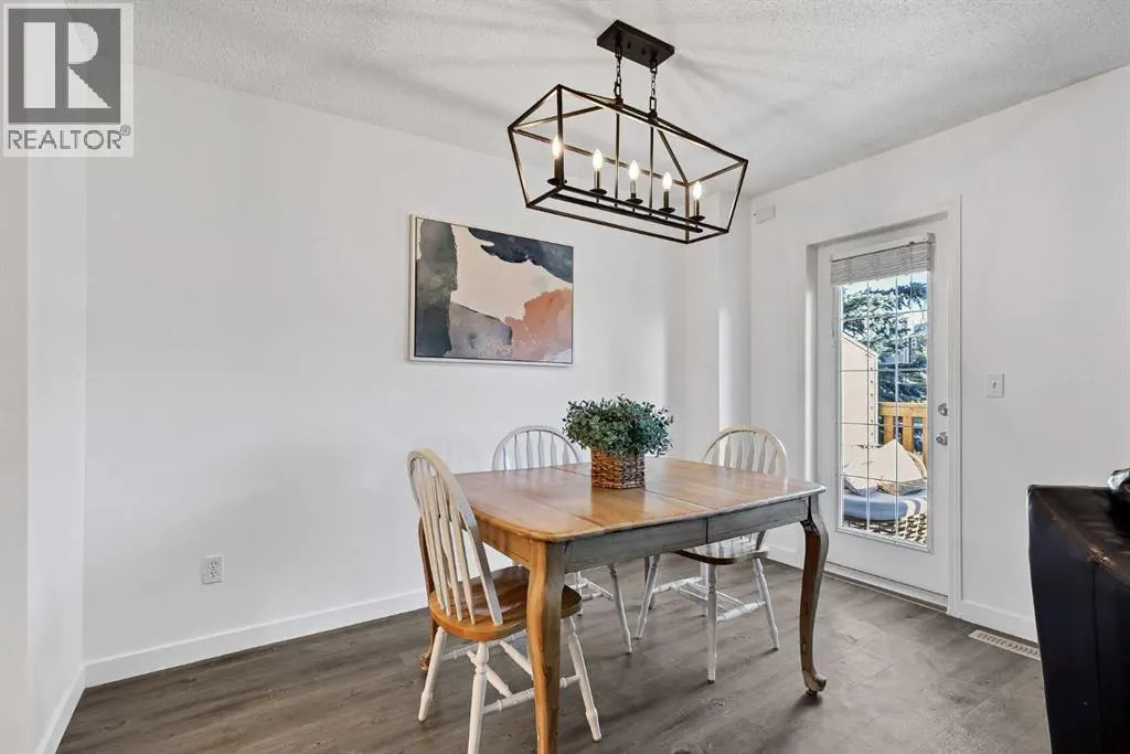 25, 156 Canoe Drive SW