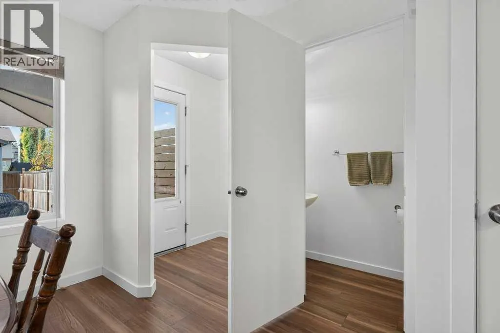 223 Elgin Point SE