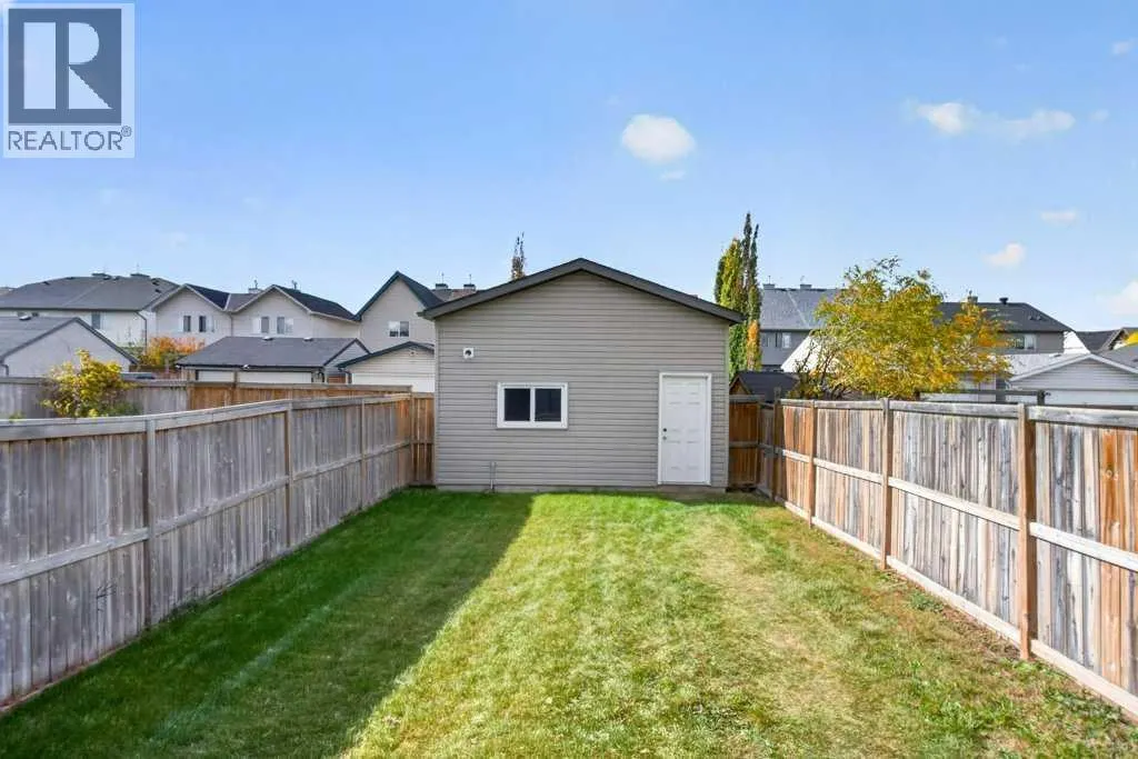 223 Elgin Point SE