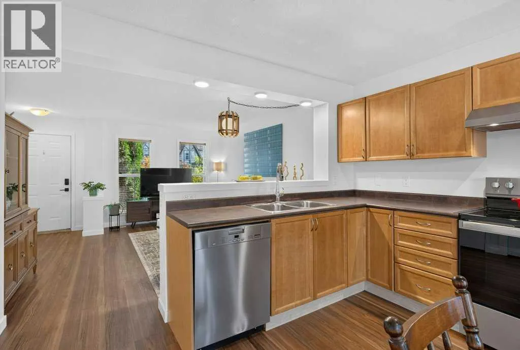 223 Elgin Point SE
