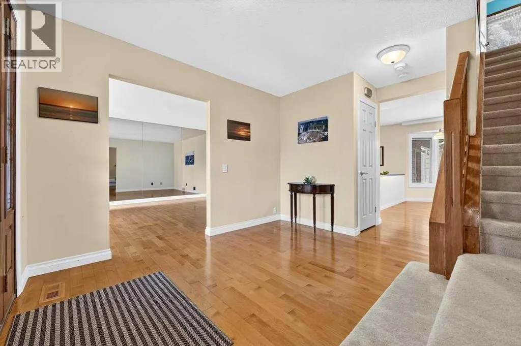 316 Parkland Way SE
