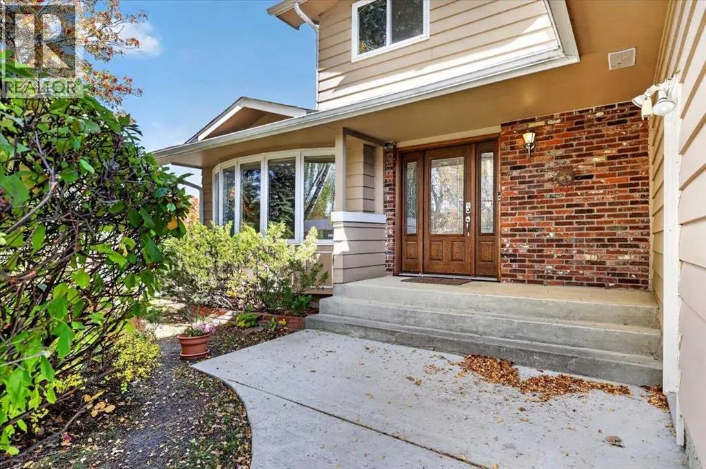 316 Parkland Way SE