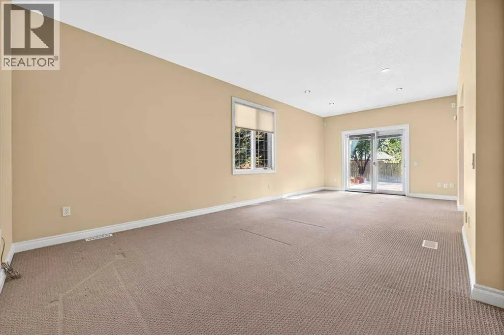 316 Parkland Way SE