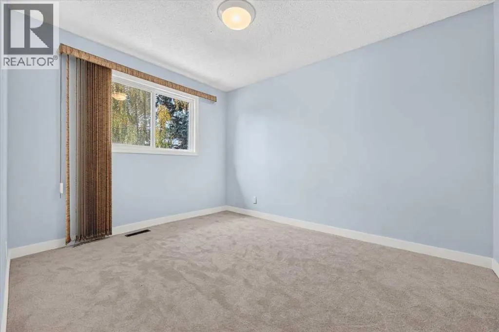 316 Parkland Way SE
