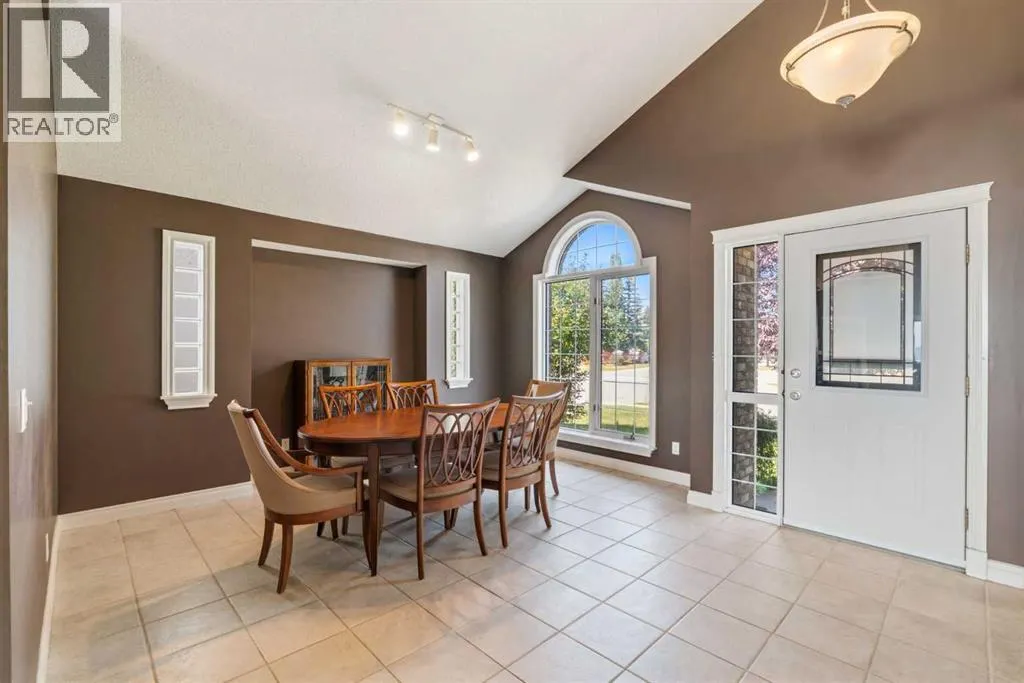 215 Rocky Ridge Drive NW