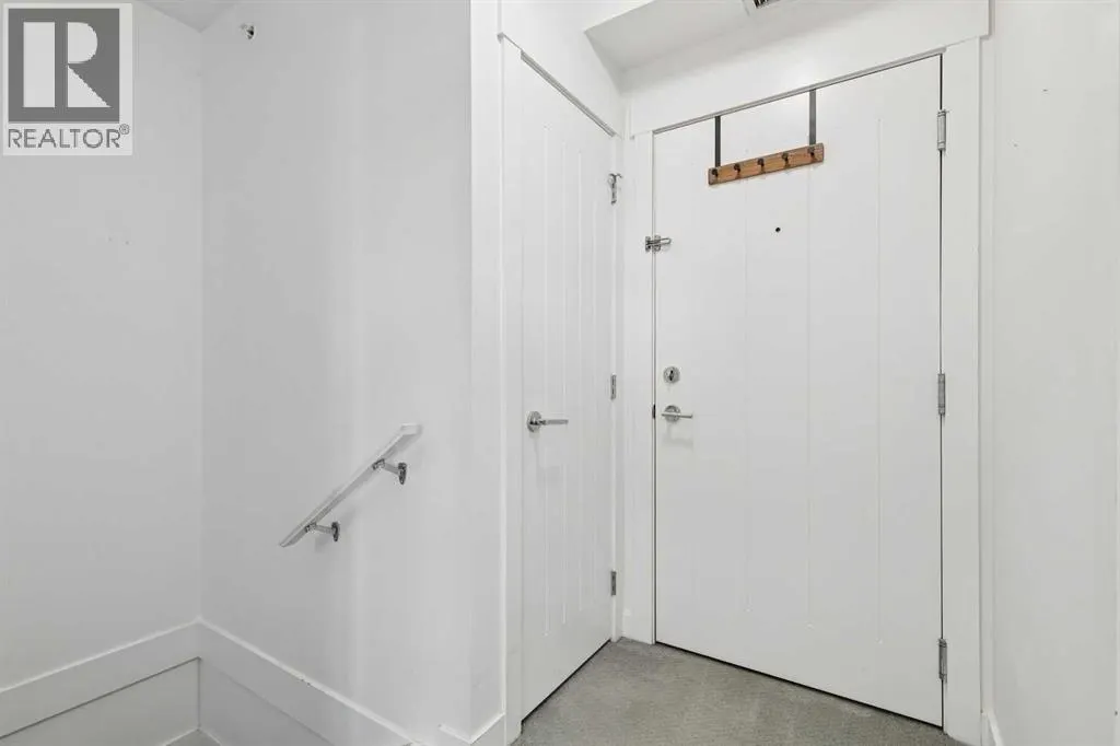 225, 15 Aspenmont Heights SW