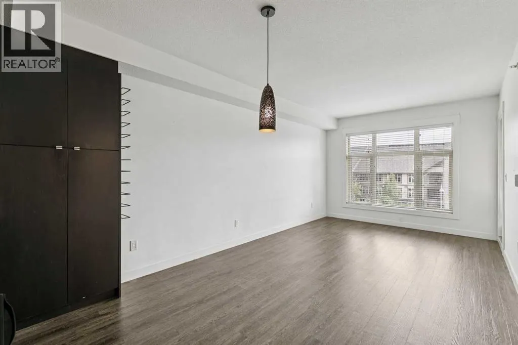 225, 15 Aspenmont Heights SW