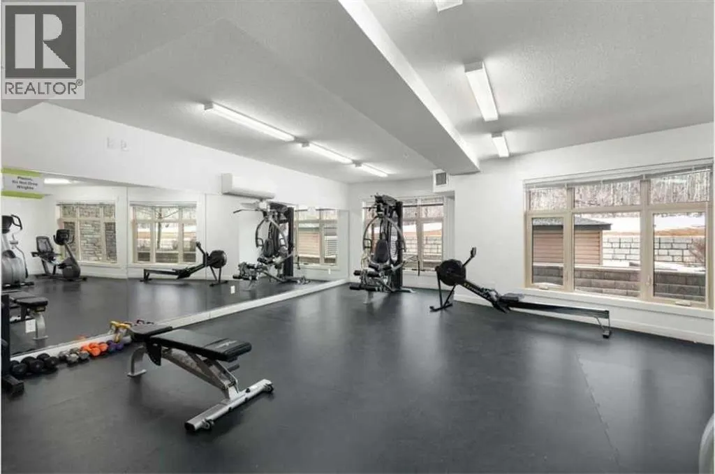 225, 15 Aspenmont Heights SW