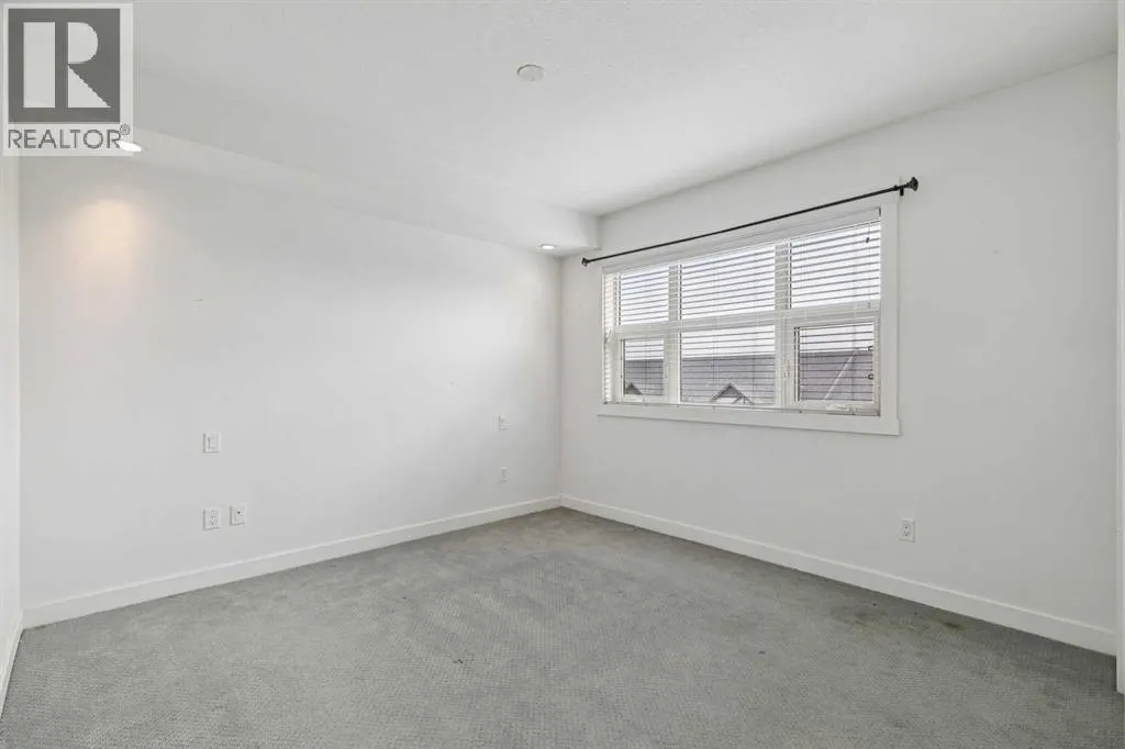 225, 15 Aspenmont Heights SW