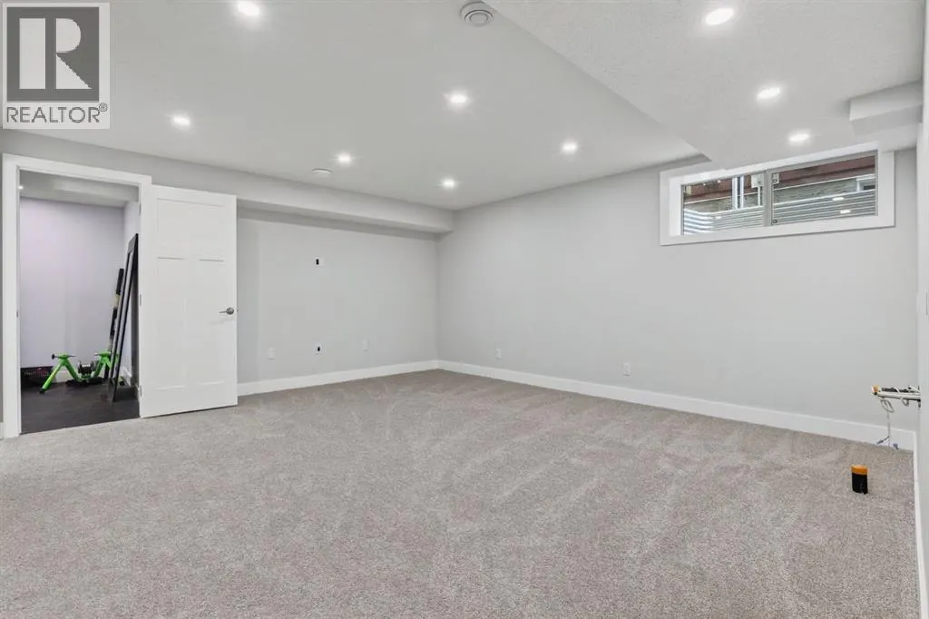 1 Riviera Point