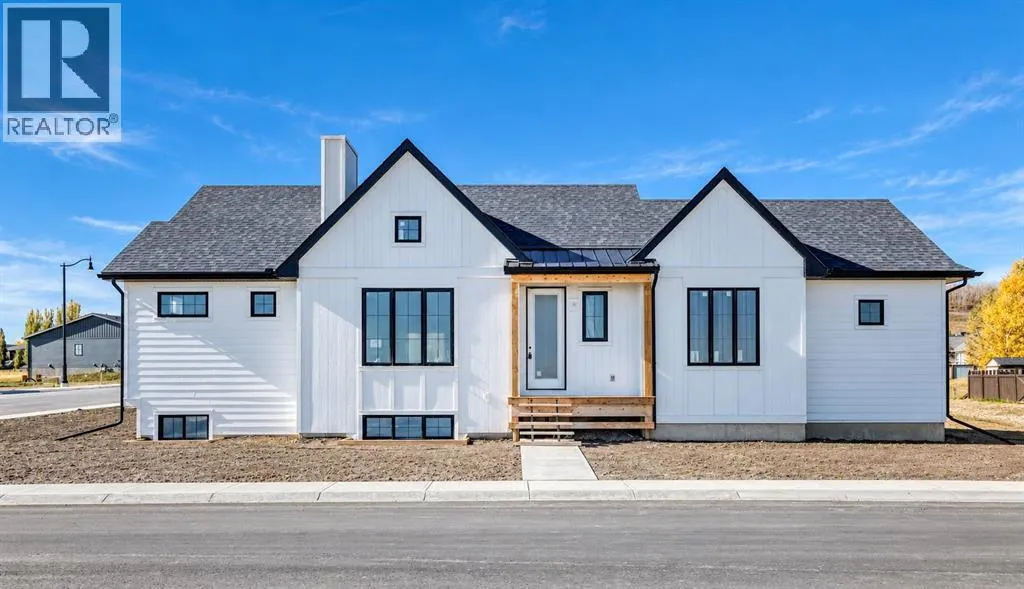 304 Flare Avenue SW