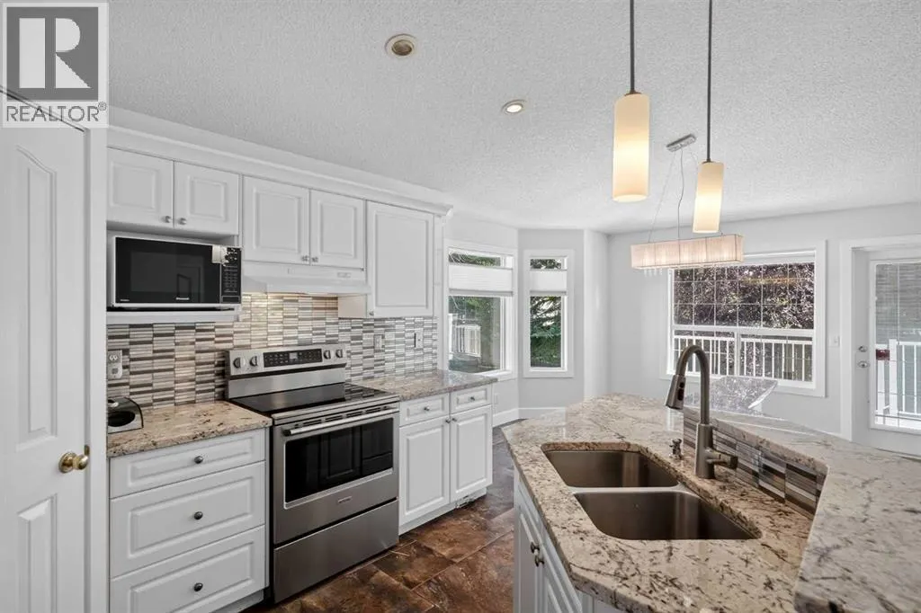 113 Mt Douglas Villas SE