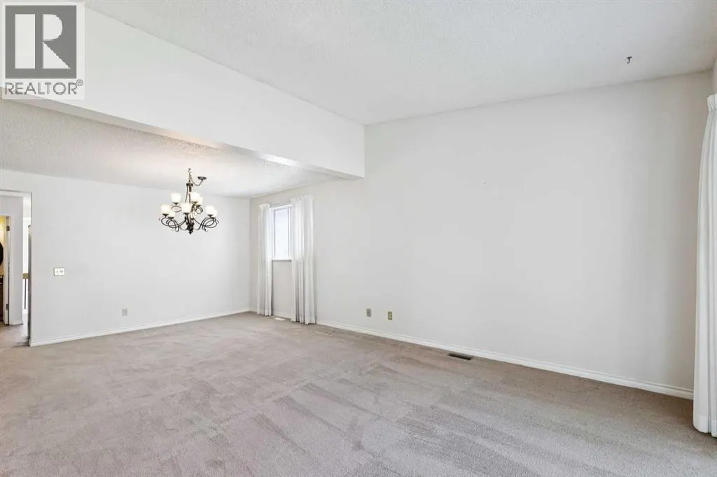 568 Strathcona Drive SW