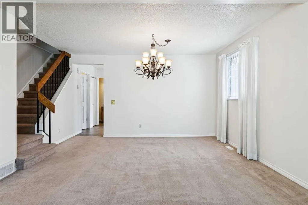 568 Strathcona Drive SW