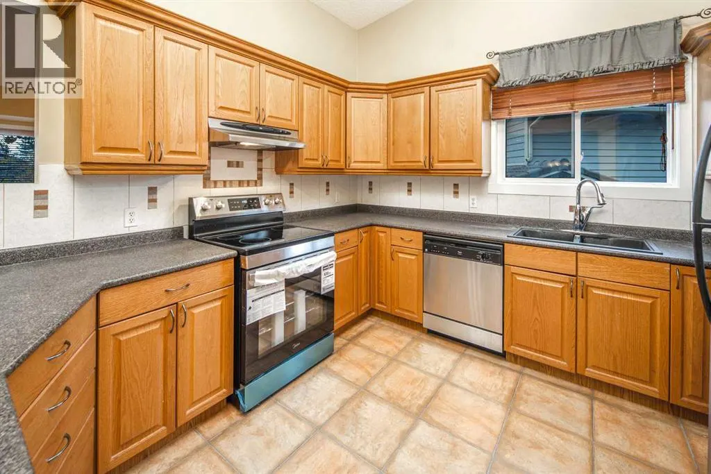 28 Hawkcliff Place NW