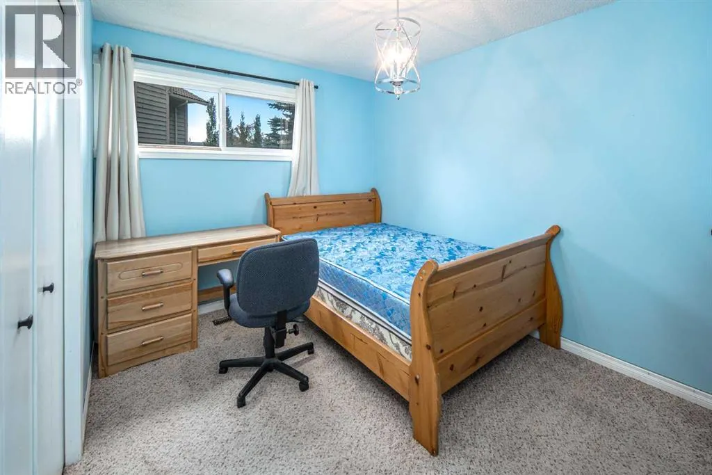 28 Hawkcliff Place NW