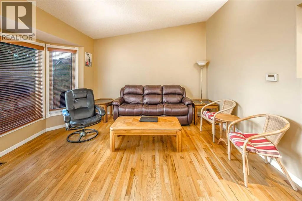 28 Hawkcliff Place NW
