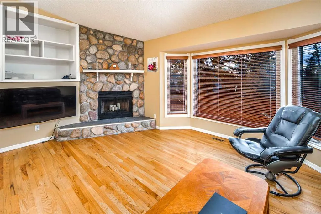 28 Hawkcliff Place NW