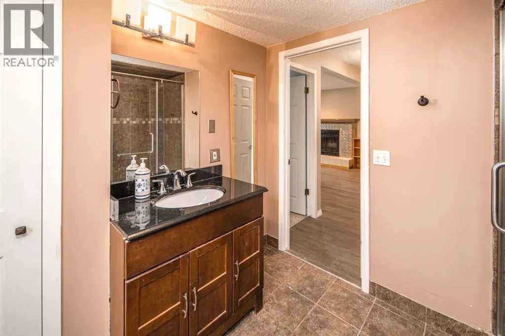 28 Hawkcliff Place NW
