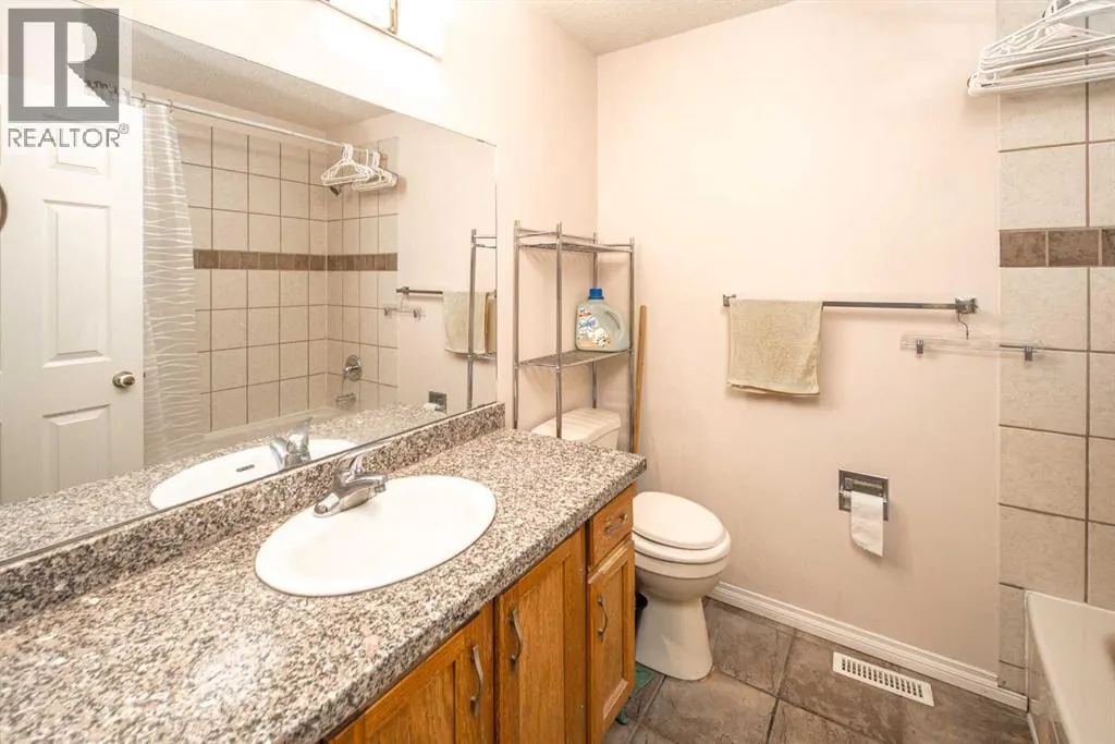 28 Hawkcliff Place NW