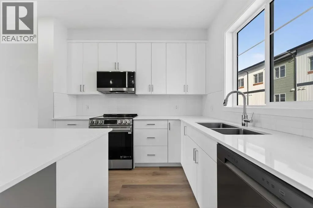 30 Creekside Avenue SW