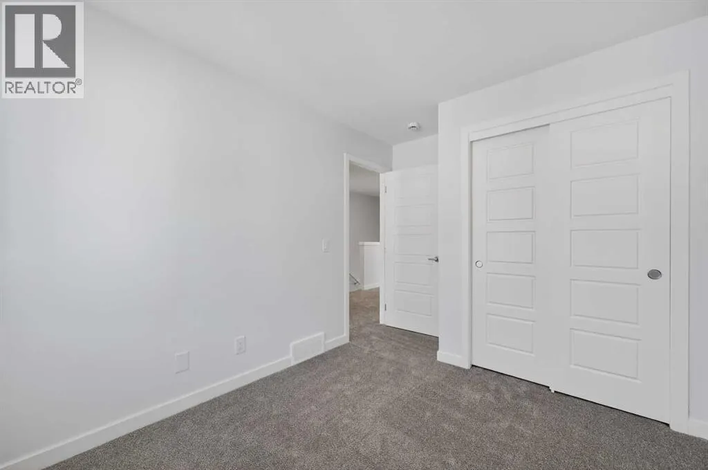 26 Creekside Avenue SW