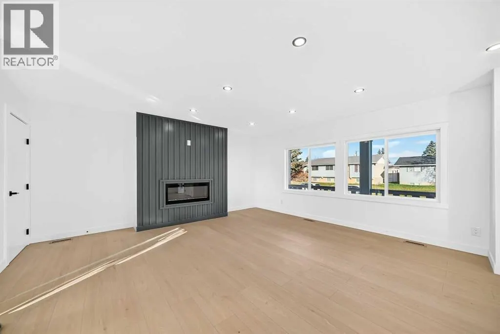911 Penmeadows Road SE