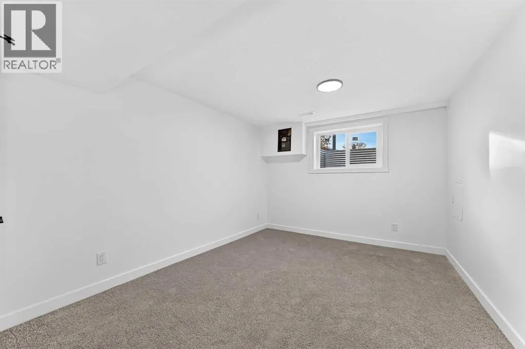 911 Penmeadows Road SE