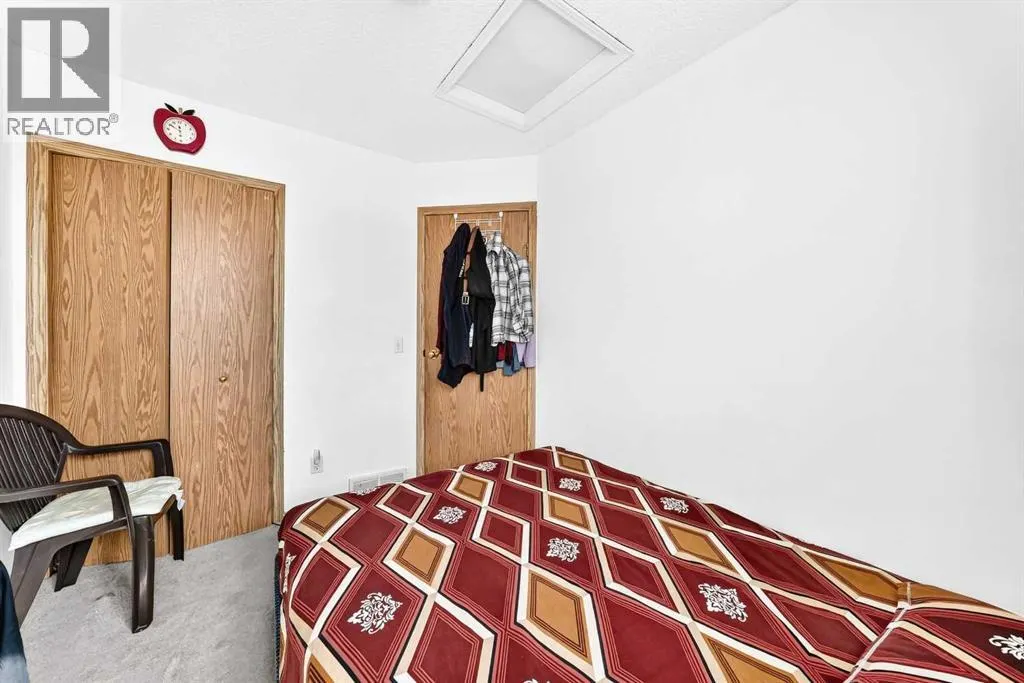 21 MARTIN CROSSING Link NE