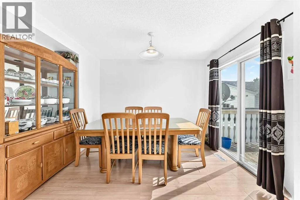 21 MARTIN CROSSING Link NE