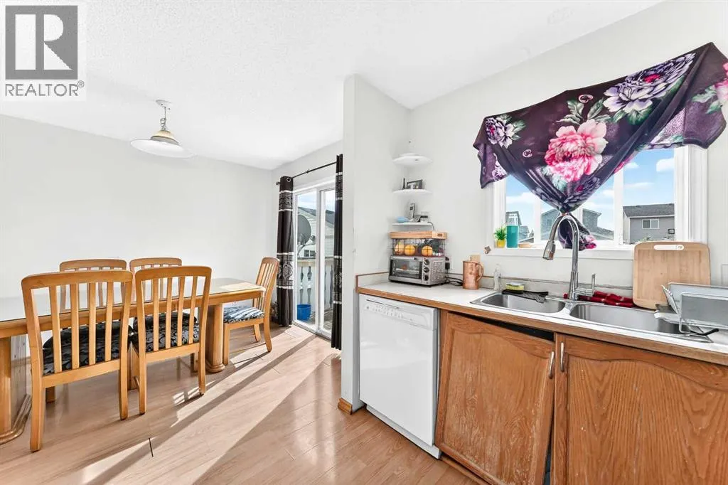 21 MARTIN CROSSING Link NE