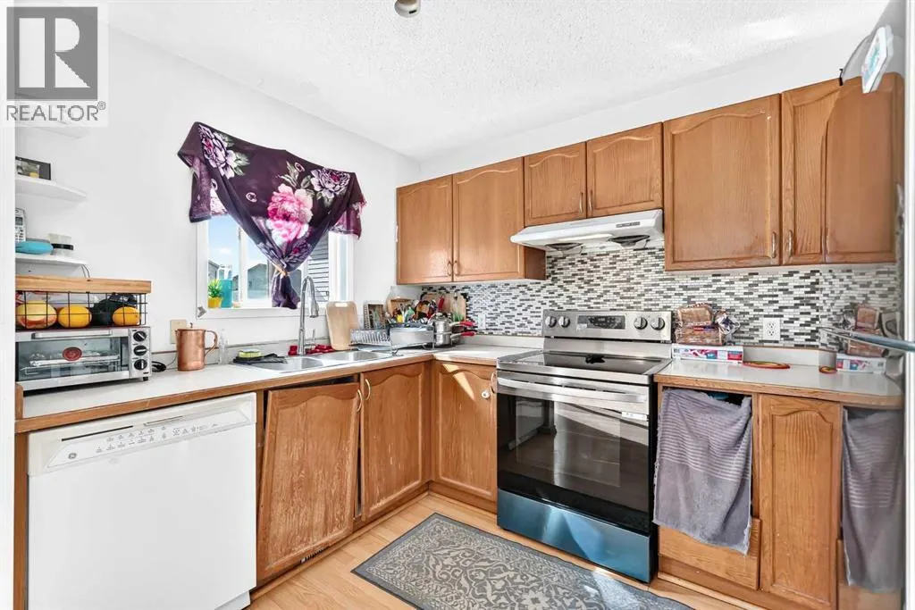 21 MARTIN CROSSING Link NE