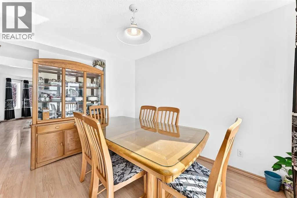 21 MARTIN CROSSING Link NE