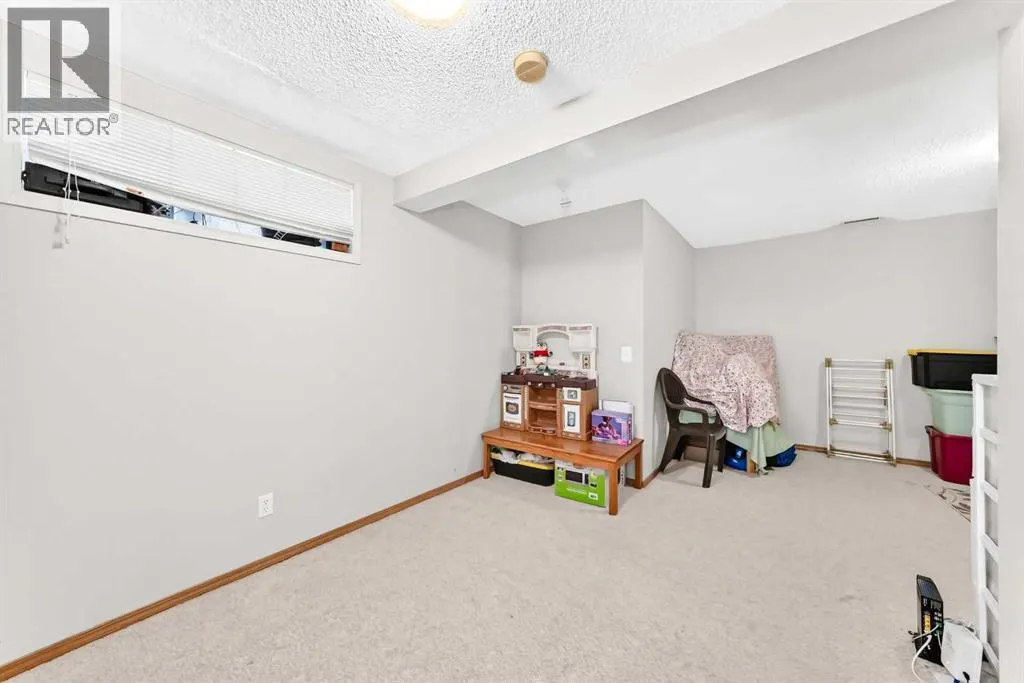21 MARTIN CROSSING Link NE