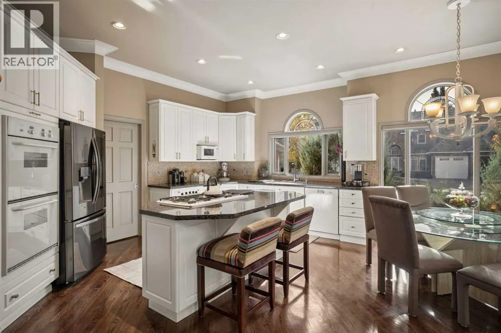 39 Baycrest Court SW