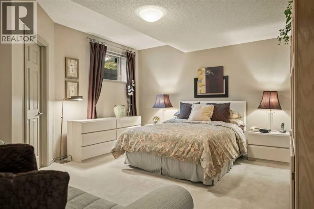 39 Baycrest Court SW