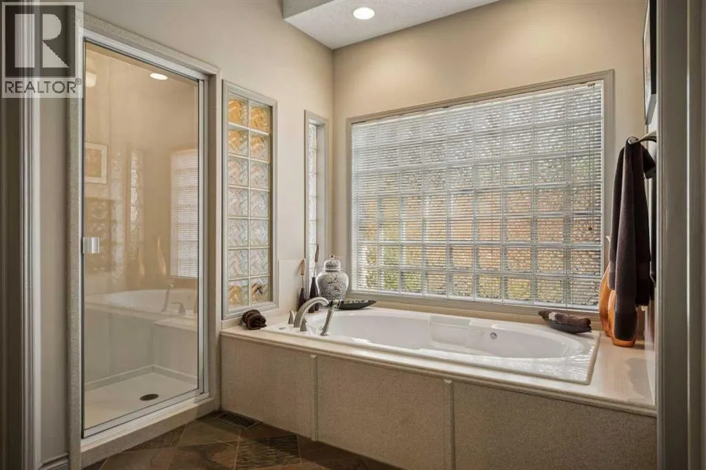 39 Baycrest Court SW