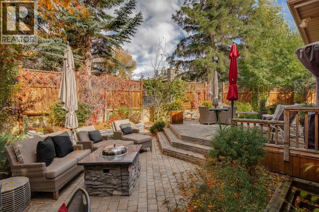 39 Baycrest Court SW