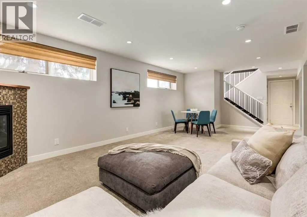 176 Mapleburn Drive SE